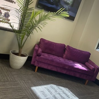 Daisy's Auto Registration - waiting area + movie - Registration Services Near Me - Moreno Valley, California