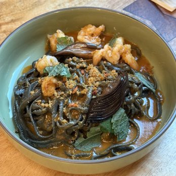 The Pig & The Lady - Squid Ink Linguine - Vietnamese Near Me - Honolulu, Hawaii The Pig & The Lady - Squid Ink Linguine - Vietnamese Near Me - Honolulu, Hawaii