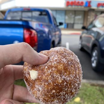 Leonard's Bakery - Custard malasada - Bakeries Near Me - Honolulu, Hawaii