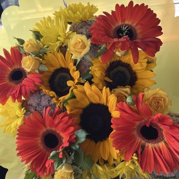 Ortiz Flowers - Wife's anniversary flowed - Florists Near Me - Monterey Park, California Ortiz Flowers - Wife's anniversary flowed - Florists Near Me - Monterey Park, California