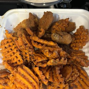 Spitz - Zatar Wings and Sweet potato waffle fries - Greek Near Me - Placentia, California Spitz - Zatar Wings and Sweet potato waffle fries - Greek Near Me - Placentia, California