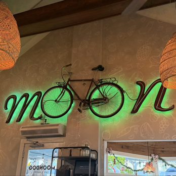 Moondog Cafe & Bakery - Cafes Near Me - Key West, Florida