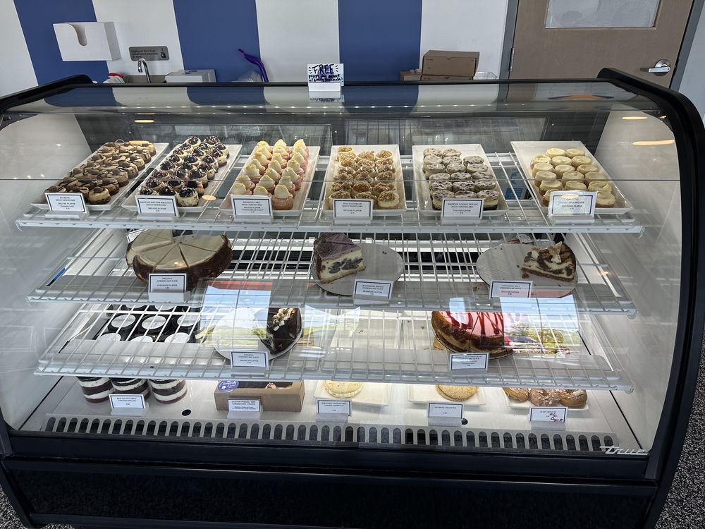 BUBBLY HALL NEW ALBANY Updated September 2024 6065 Central