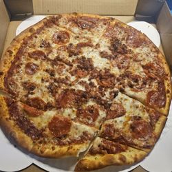 Crust Pizza Co. - Moss Bluff - Bee Sting Pizza