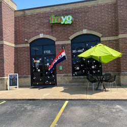 Froyo Shop - Store Front
