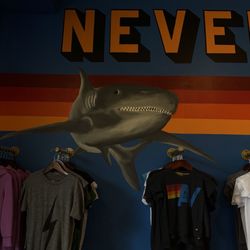 Aviator Nation North Shore - Sharks on da prowl.