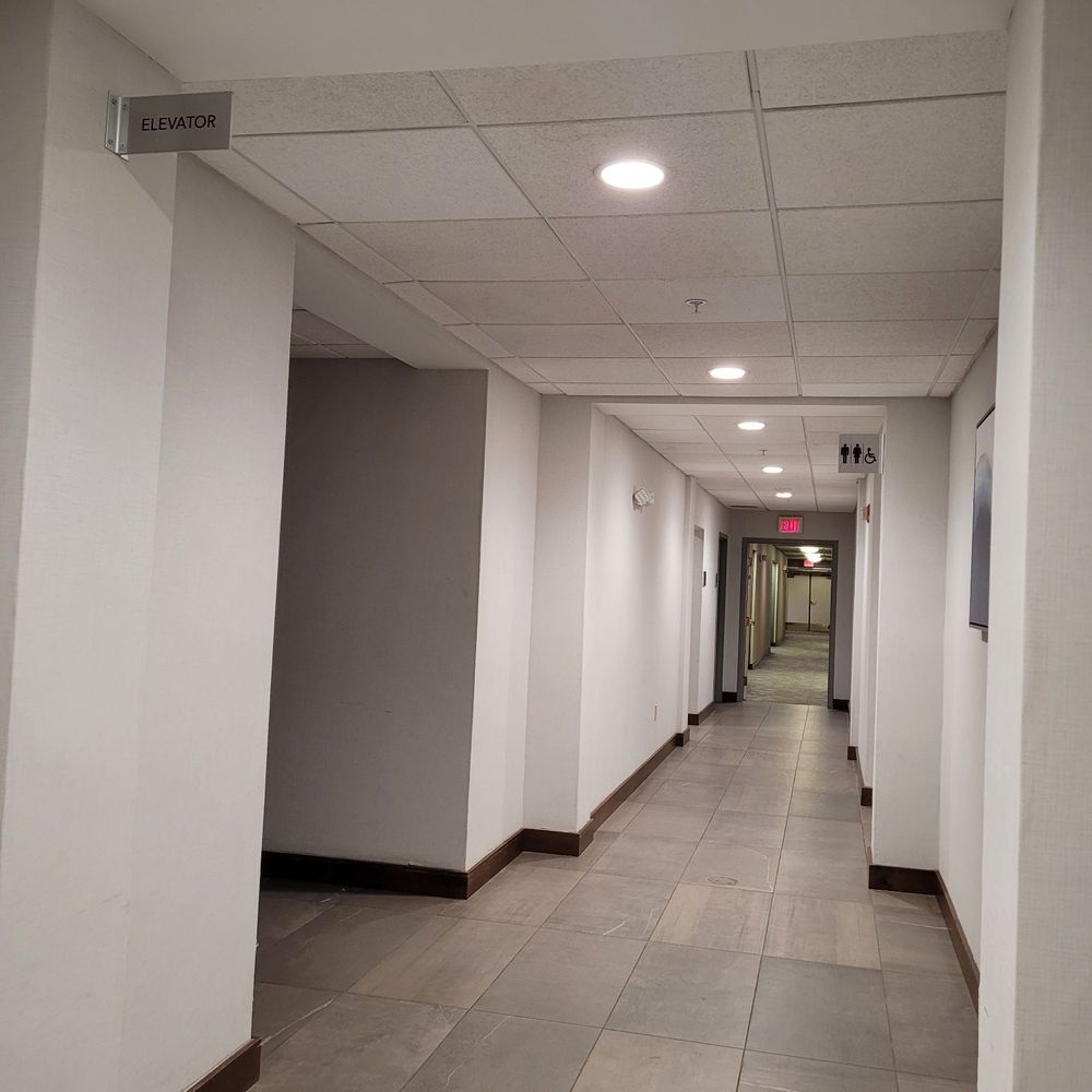 Courtyard by Marriott Concord - Hallway - Hotels Near Me - Concord, New Hampshire Courtyard by Marriott Concord - Hallway - Hotels Near Me - Concord, New Hampshire