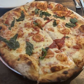 Ristorante Bottaio - Margherita Pizza Dinner - Italian Near Me - Libertyville, Illinois