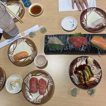 Waka Sakura - Medium fatty bluefin, caterpillar roll, sashimi trio - Conveyor Belt Sushi Near Me - Gardena, California