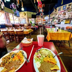 Dona Lencha - Lobby, horchata, chilaquiles, breakfast tacos