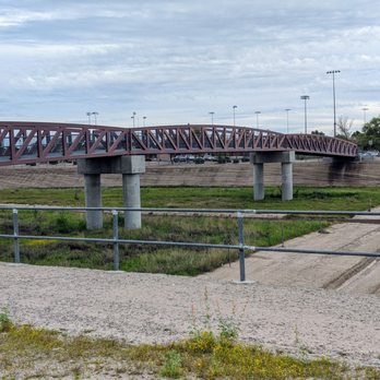 Rio Vista Community Park - The bridge that takes you to the other trail - Parks Near Me - Peoria, Arizona Rio Vista Community Park - The bridge that takes you to the other trail - Parks Near Me - Peoria, Arizona