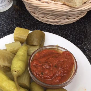 Hayat Am Rhein - kleiner Snack vorweg vom Haus - Lebanese Near Me - Bonn, NW