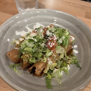 El Alma South - Flautas de Barbacoa - Mexican Near Me - Austin, Texas