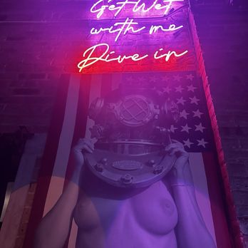 Dive Bar LIC - Dive Bars Near Me - Astoria, New York
