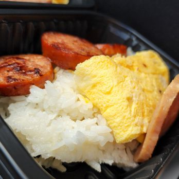 Zippy's Vineyard - #2 Breakfast Bento (Portuguese Sausage, Spam, and Scrambled Eggs over Rice) - Diners Near Me - Honolulu, Hawaii Zippy's Vineyard - #2 Breakfast Bento (Portuguese Sausage, Spam, and Scrambled Eggs over Rice) - Diners Near Me - Honolulu, Hawaii
