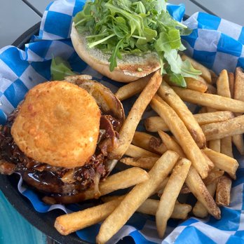 Fifth Avenue Streatery - The goat cheese in the burger is FIRE - American Near Me - Mount Dora, Florida