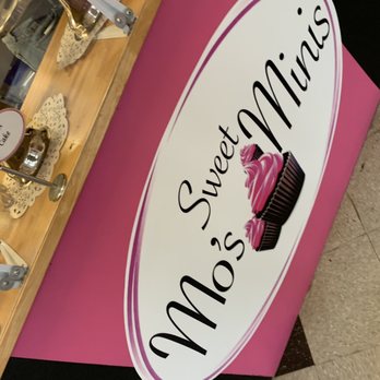 Mo's Sweet Minis - Sign - Bakeries Near Me - Richmond, Virginia