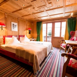 Tradition Julen Hotel - Romantik Doppelzimmer, zum Garten gelegen, mit direktem Matterhornblick