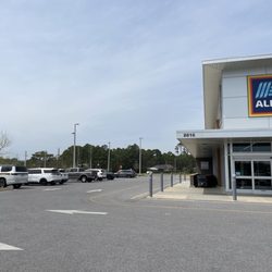 ALDI - Look at that woody! what was old is new again.