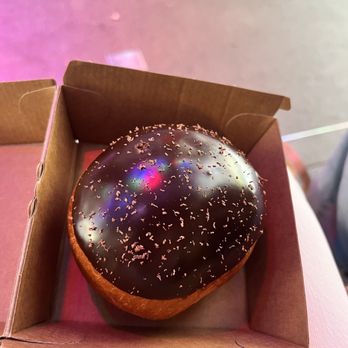 Arôme Bakery - Vanilla Chocolate Brioche - Bakeries Near Me - London, XGL Arôme Bakery - Vanilla Chocolate Brioche - Bakeries Near Me - London, XGL