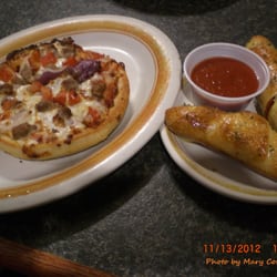 Pizza Hut - Personal Pan Pizza and Pepproni Rolls