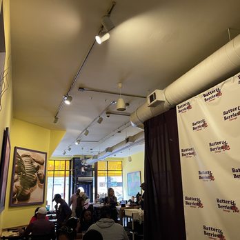 Batter & Berries - Interior of Batter & Berries in Chicago. - Breakfast & Brunch Near Me - Chicago, Illinois Batter & Berries - Interior of Batter & Berries in Chicago. - Breakfast & Brunch Near Me - Chicago, Illinois