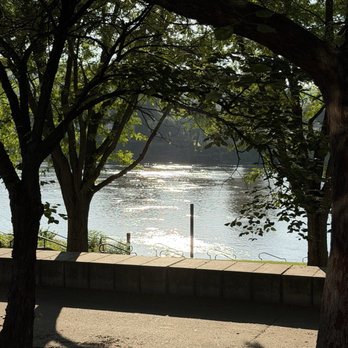 Avenue Eats - Ohio River - American Near Me - Wheeling, West Virginia Avenue Eats - Ohio River - American Near Me - Wheeling, West Virginia
