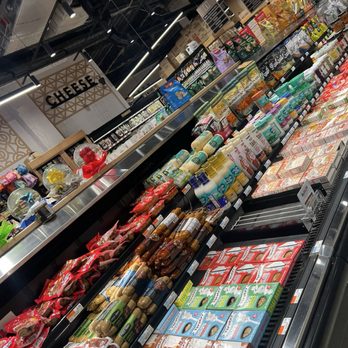 DUMBO Market - super clean - Grocery Near Me - Brooklyn, New York DUMBO Market - super clean - Grocery Near Me - Brooklyn, New York