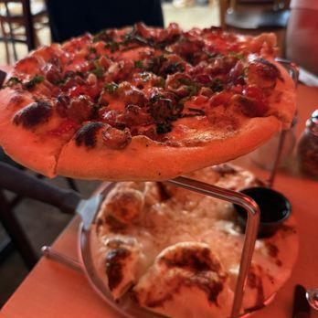 Fong's Pizza - Pizza Near Me - Des Moines, Iowa Fong's Pizza - Pizza Near Me - Des Moines, Iowa
