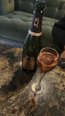 Six Twists Sparkling by null