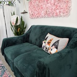 Elegant Hair Designs - Waiting area