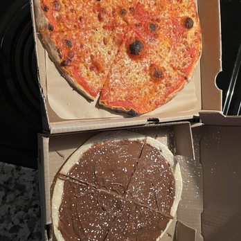 Mister O1 Extraordinary Pizza Melbourne - "Cheese pizza" next to the Nutella - Pizza Near Me - Melbourne, Florida
