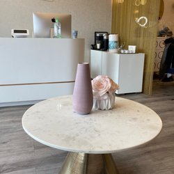 LashmeLily - Waiting area