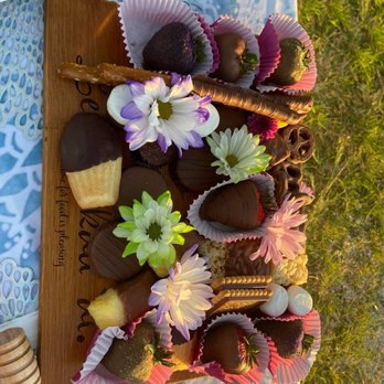Oahu Premier Picnics - Chocolate a girls best friend - Party & Event Planning Near Me