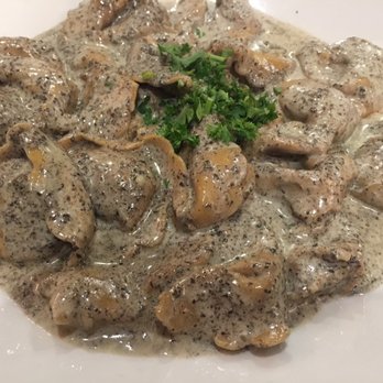 Gambino - Handmade tortellini filled with mushrooms, in a black truffle cream sauce, very rich and flavorful. - Italian Near Me - Paris, 75