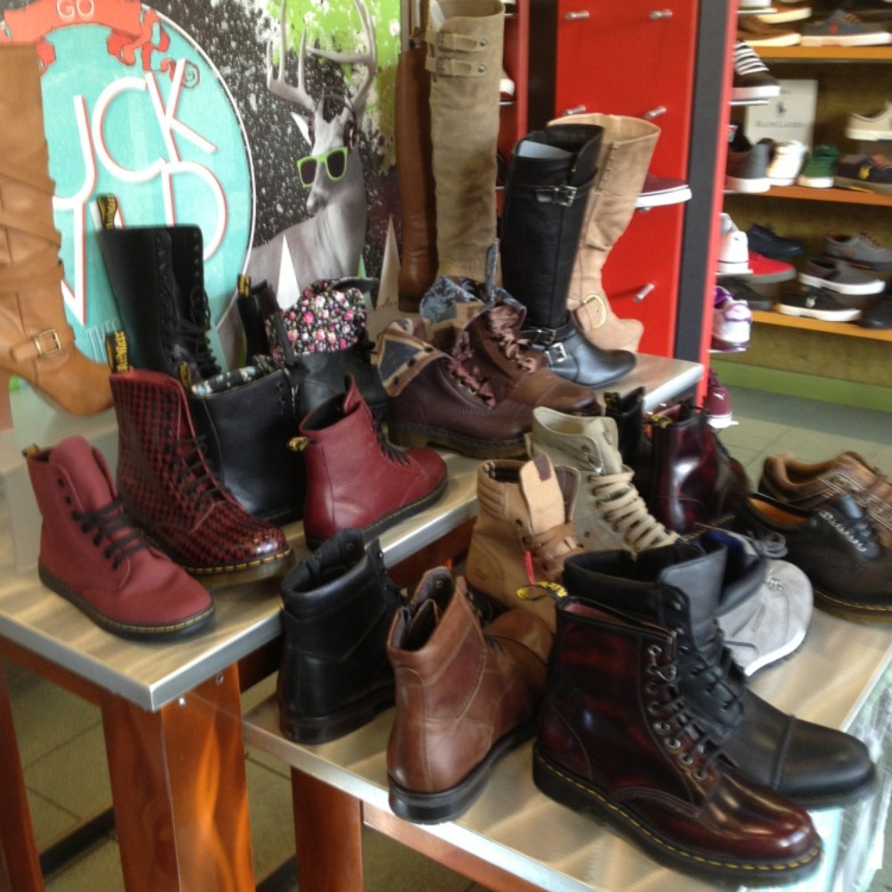 Journeys - Shoe Stores Near Me - Miami Beach, Florida