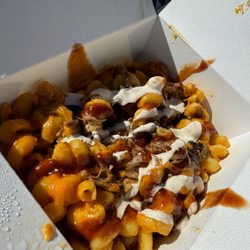 Mighty Mike's Meats - Mac n cheese with pulled pork