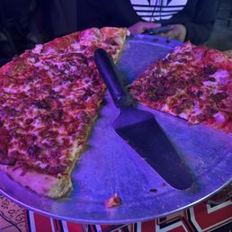 Meat lovers pizza 28" Meat lovers pizza 28"