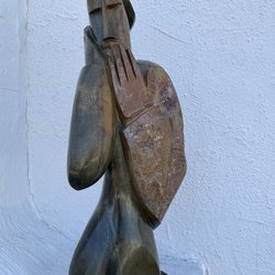 Zuva Gallery - Stone carving