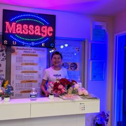 Sunflower Massage - Lisa, the owner.