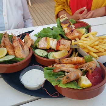Polé Polé Beach - Gambas and fish brochette. Top. - Cocktail Bars Near Me - Oostende, VWV Polé Polé Beach - Gambas and fish brochette. Top. - Cocktail Bars Near Me - Oostende, VWV