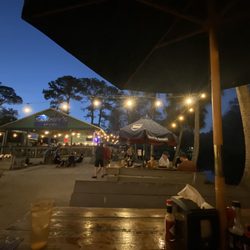Swampy's Bar & Grille - Outdoor seating
