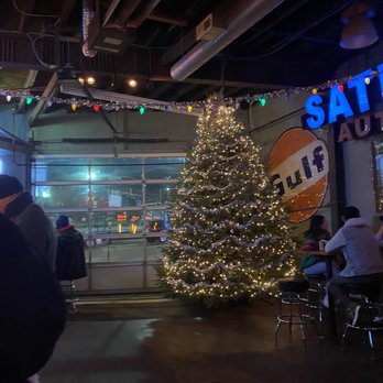 Garage Passyunk - a christmas tree in a garage - Beer Bar Near Me - Philadelphia, Pennsylvania Garage Passyunk - a christmas tree in a garage - Beer Bar Near Me - Philadelphia, Pennsylvania