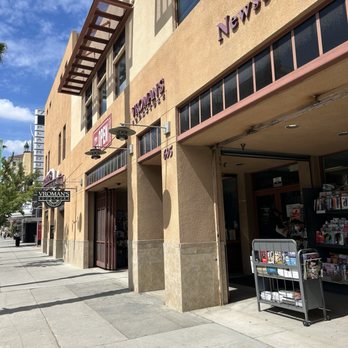 Vroman's Bookstore - Bookstores Near Me - Pasadena, California