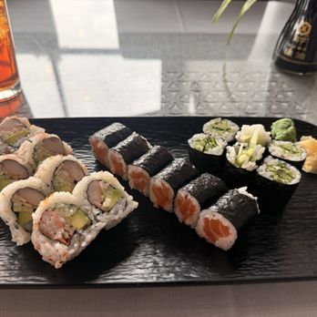 The Basil Leaf Sushi & Thai - Sushi roll lunch Sushi Combo - Sushi Bars Near Me - High Point, North Carolina The Basil Leaf Sushi & Thai - Sushi roll lunch Sushi Combo - Sushi Bars Near Me - High Point, North Carolina