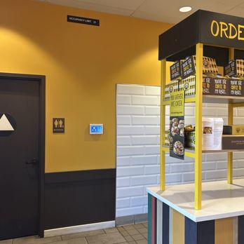 Einstein Bros. Bagels - Bathroom - Breakfast & Brunch Near Me - Napa, California