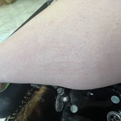 Luminous 2 Nails Spa - Scratch Marks