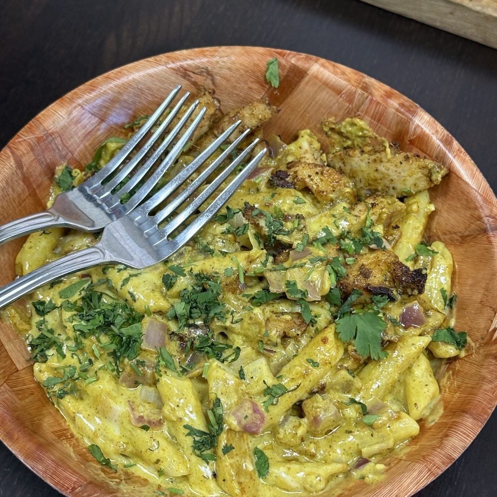 Tandoori Pizza - Butter Chicken Pasta - Pizza Near Me - Brentwood, California Tandoori Pizza - Butter Chicken Pasta - Pizza Near Me - Brentwood, California