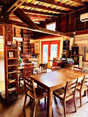 The Gorge White House by null