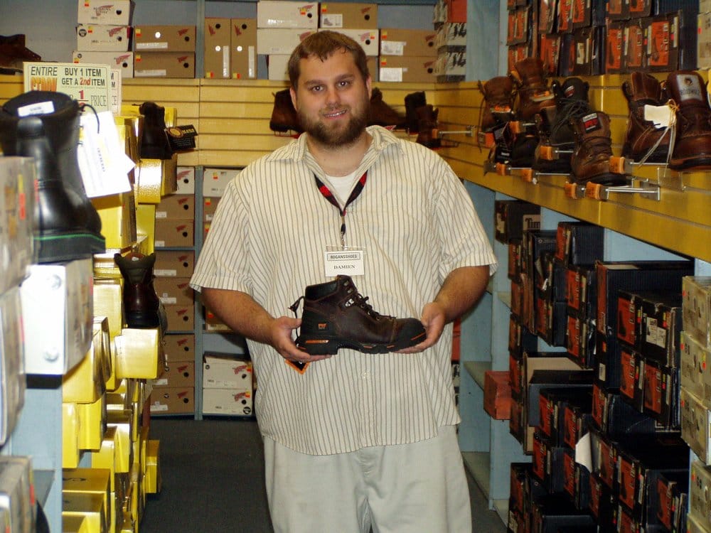 ROGAN’S SHOES 2151 Main St, Green Bay, Wisconsin Shoe Stores